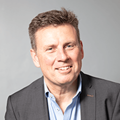 2X7A7989_500H - Stuart - Copy-2